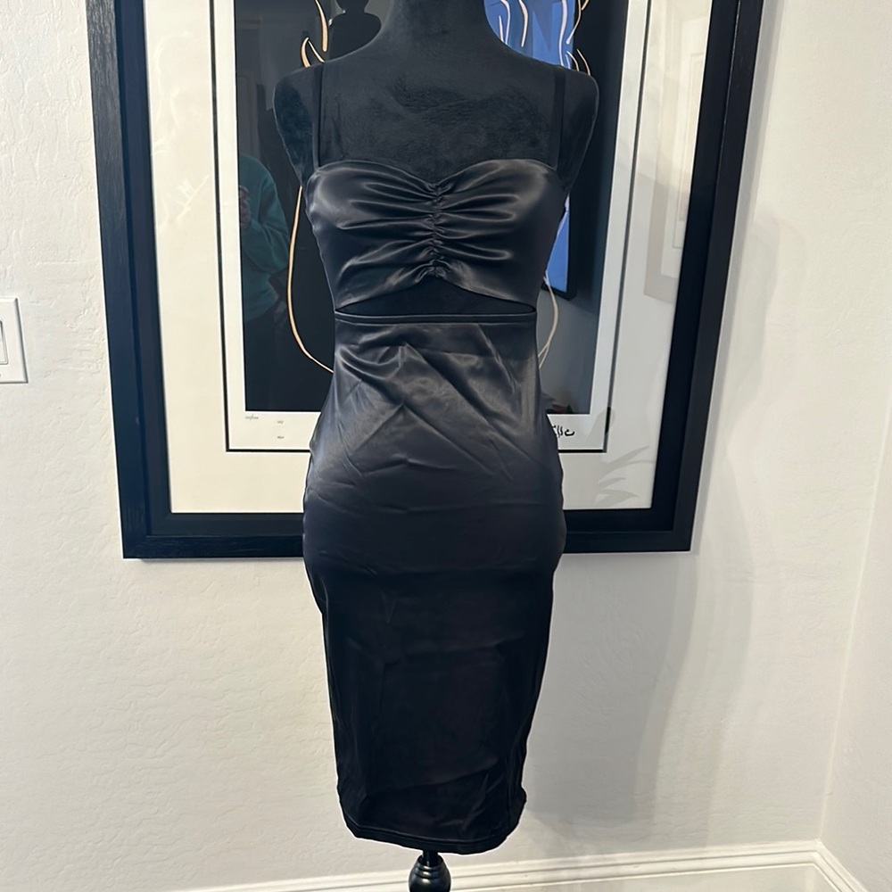 Black Sweetheart Ruched Bodycon Midi Dress